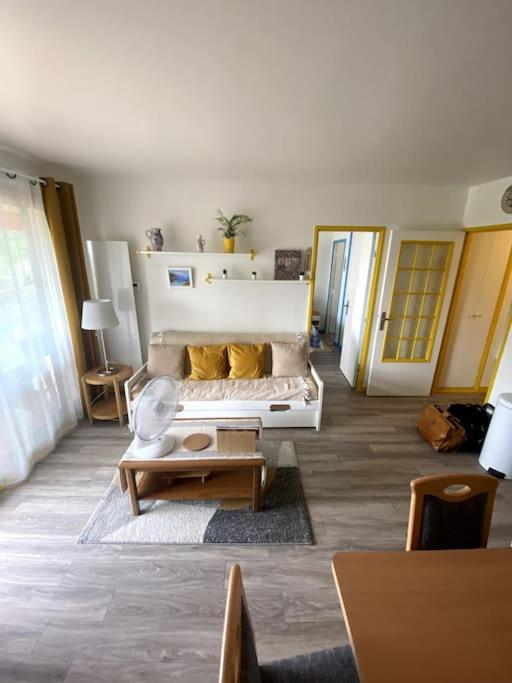 Logement Cosy, Situe Entre Ciel Et Mer Vence Ngoại thất bức ảnh