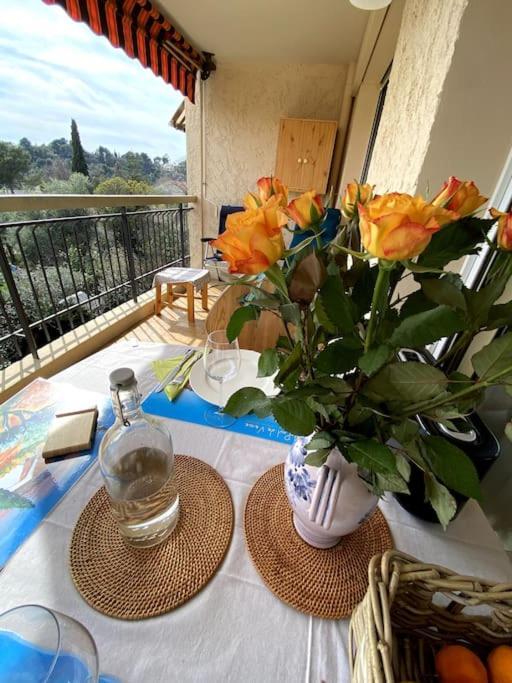 Logement Cosy, Situe Entre Ciel Et Mer Vence Ngoại thất bức ảnh
